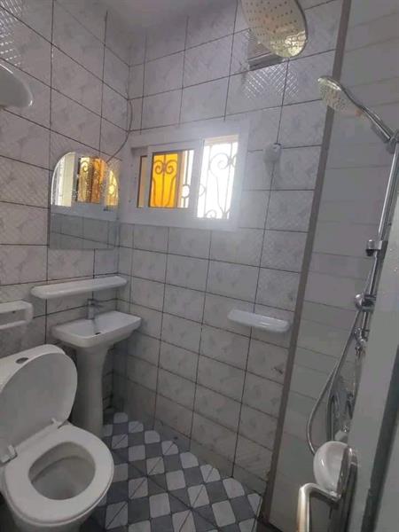 Vaste Appartement Neuf À Louer Omnisport Clim Eau Chaude Gardien Forage 