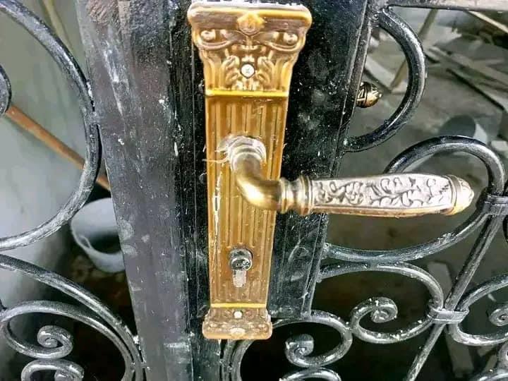 Maison Titrée À Vendre À Fougerole Avec Parking 