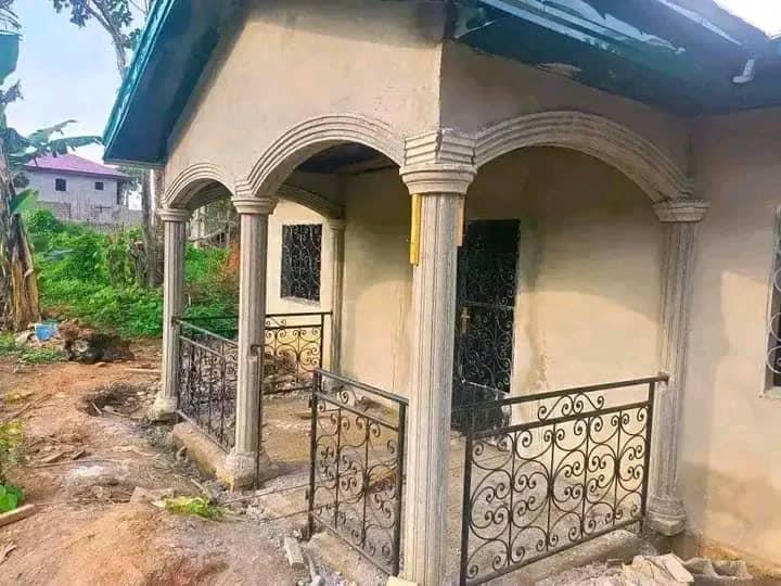 Maison Titrée À Vendre À Fougerole Avec Parking 