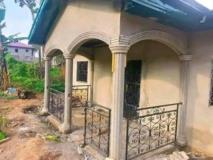 Maison Titrée À Vendre À Fougerole Avec Parking,, Yaoundé, Immobilier au Cameroun