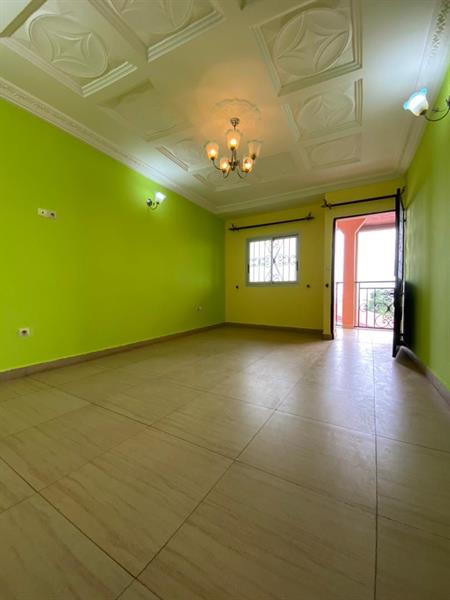 Appartement Avec Parking À Nsam Obam 