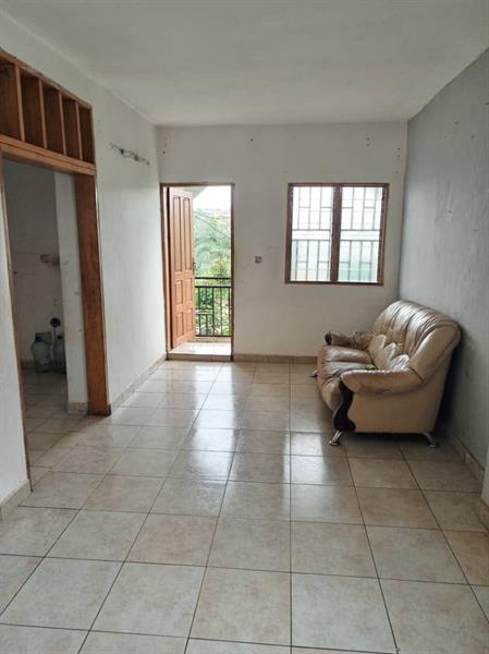 Appartement À Louer À Essos Avec Parking 