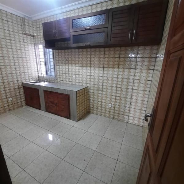 Appartement Avec Eau Chaude Forage Parking À Nkoabang,Accès Goudronné 