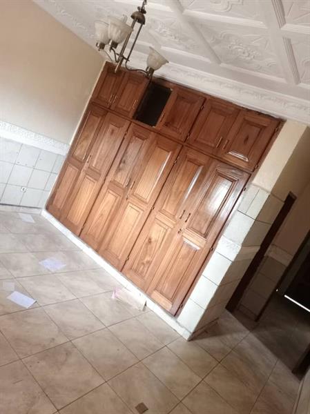 Appartement Pour Bureau Ou Habitation À L'omnisport. 