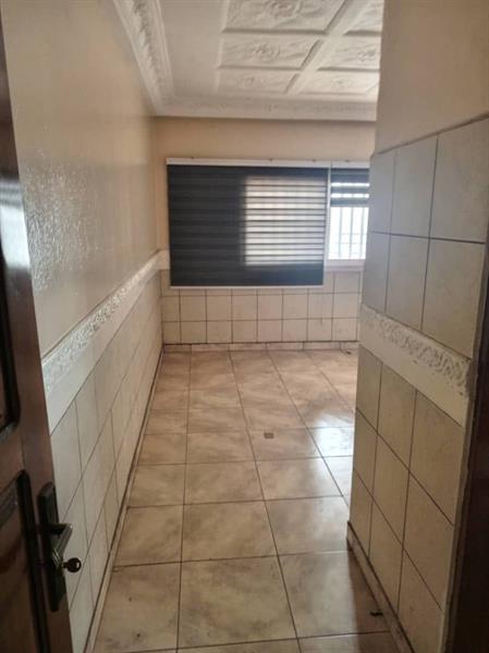 Appartement Pour Bureau Ou Habitation À L'omnisport. 