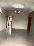 Appartement Neuf À Louer Au Carrefour Tsimi Avec Eau Chaude Parking Forage,, Yaoundé, Immobilier au Cameroun