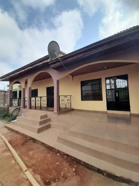 Appartement A Nkolfoulou 