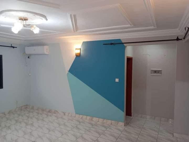 Bel Appartement Avec Clim Gardien Parking Forage À Odza Terminus,Moto 150F 