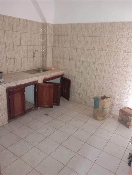 Appartement Propre Avec Parking Forage À Odza Terminus 