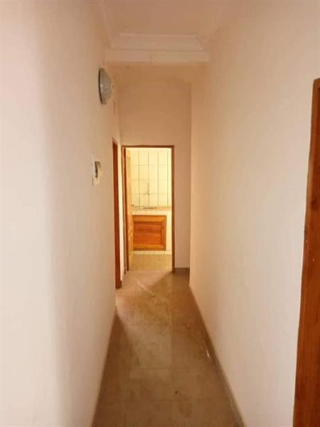Appartement Avec Gardien Parking Forage À Nkoabang 