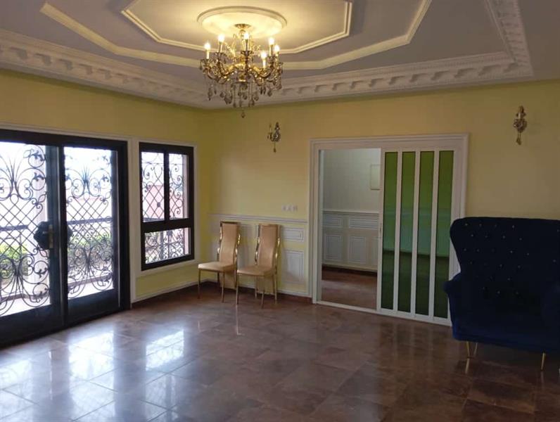 Belle Villa À Odza Dans La Zone Résidentielle 