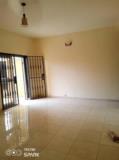 Appartement Avec Gardien Parking Forage À Essos,, Yaoundé, Immobilier au Cameroun