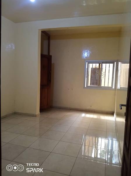 Appartement Avec Gardien Parking Forage À Essos 