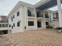 Vaste Duplex Avec Piscine Salle De Sport Clim Eau Chaude Parking Baignoire À Bastos,, Yaoundé, Immobilier au Cameroun