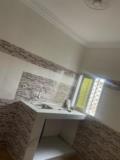 Appartement Propre Avec Eau Chaude Parking À Santa Barbara,Moto 150F,, Yaoundé, Immobilier au Cameroun