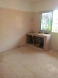 Appartement Neuf Pour Bureaux Ou Habitation Parking À Essos,, Yaoundé, Immobilier au Cameroun
