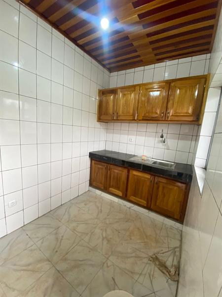 Bel Appartement Avec Forage Parking À Nkolfoulou 