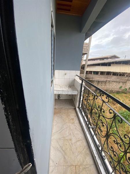 Bel Appartement Avec Forage Parking À Nkolfoulou 