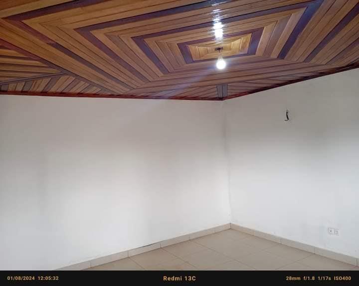 Appartement À Louer À Meyos. 