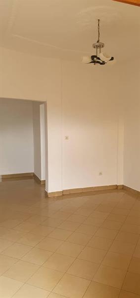 Appartement À Louer À Mimboman. 
