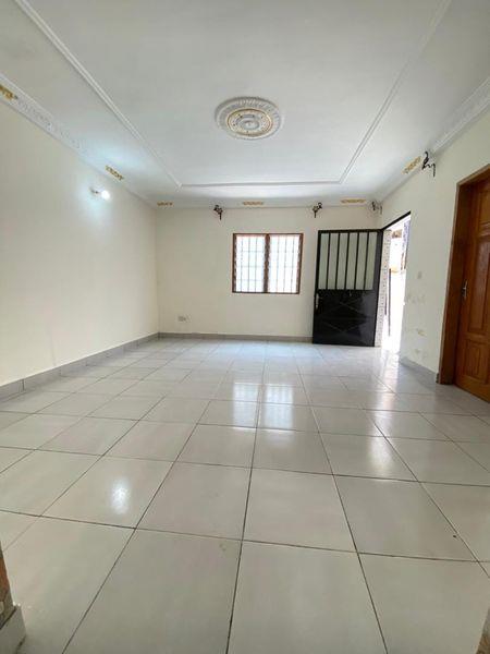 Appartement Individuel Avec Parking À Odza Petit Marché 