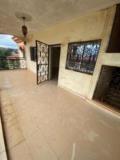 Vaste Appartement Avec Eau Chaude Baignoire Gardien Forage Parking À Damas,, Yaoundé, Immobilier au Cameroun