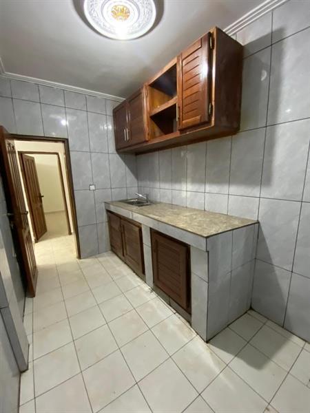 Bel Appartement Avec Gardien Parking Forage À Odza Petit Marché 