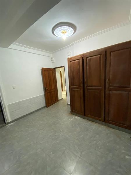 Bel Appartement Avec Gardien Parking Forage À Odza Petit Marché 
