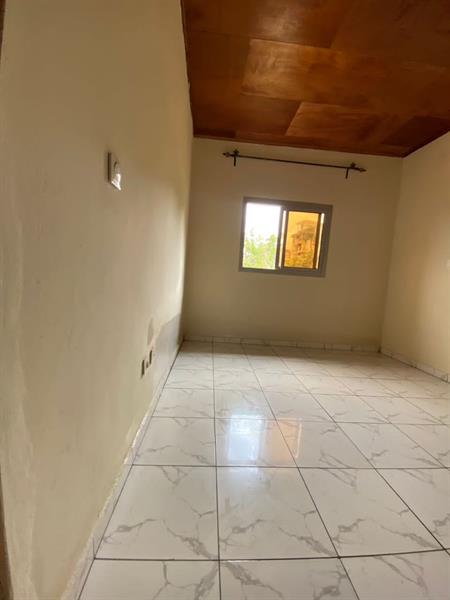 Appartement À Louer À Mendong 