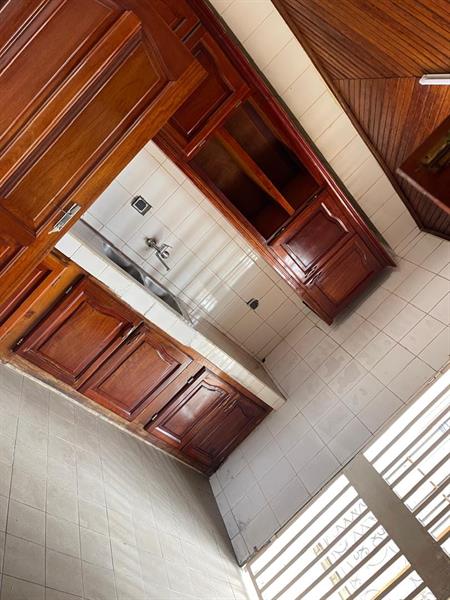 Appartement Haut Standing Avec Clim  Groupe Electrogène Gardien À Bastos 