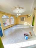 Duplex En Bordure De Route Avec Clim Eau Chaude Baignoire Parking À Etoudi,, Yaoundé, Immobilier au Cameroun