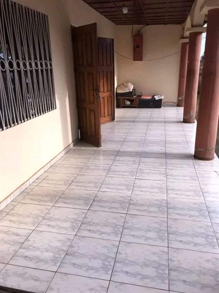 Villa Poour Bureau Ou Habitation Avec Parking À Eleveur,Accès Goudronné 