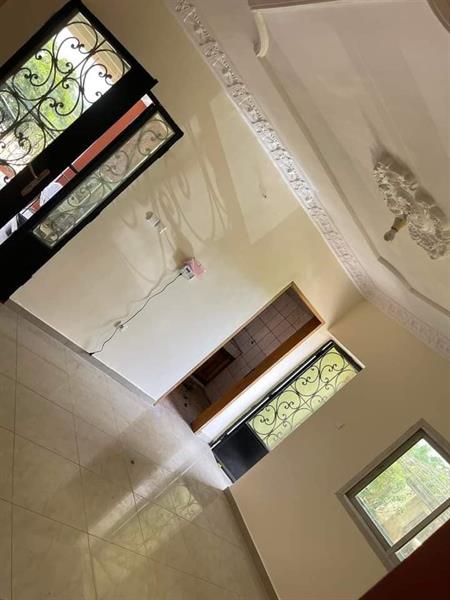 Appartement Neuf Avec Gardien Forage Parking À Odza Meyo ,Moto 200F 