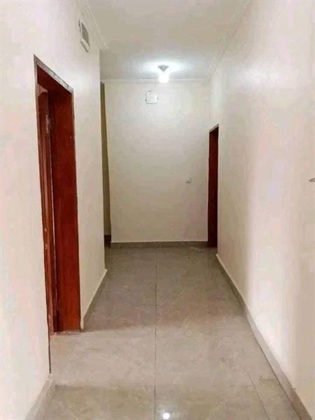 Appartement Neuf Avec Gardien Forage Parking À Nkolfoulou 