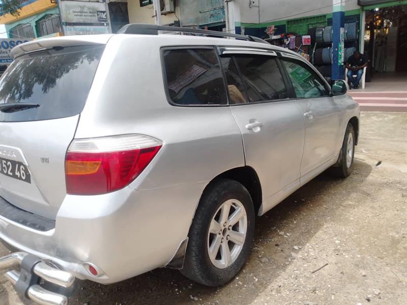 Louer Un Véhicule À Douala Avec Ou Sans Chauffeur 