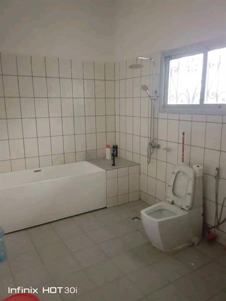 Villa À Vendre À Logbessou 