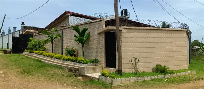 Jolie Villa À Vendre Aux Logements Sociaux De Douala 