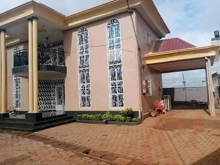 Magnifique Duplex A Vendre Royal business center