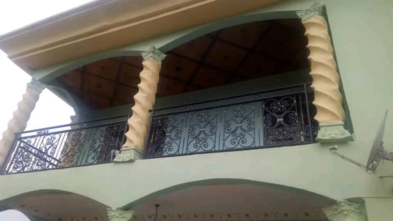 Duplex À Vendre Nkolbisson Royal business center