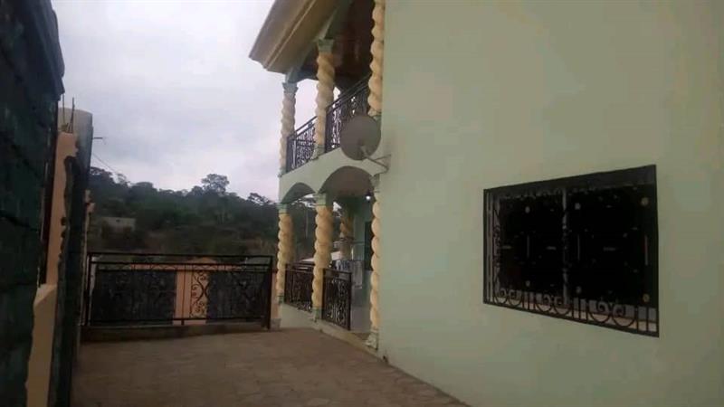 Duplex À Vendre Nkolbisson Royal business center