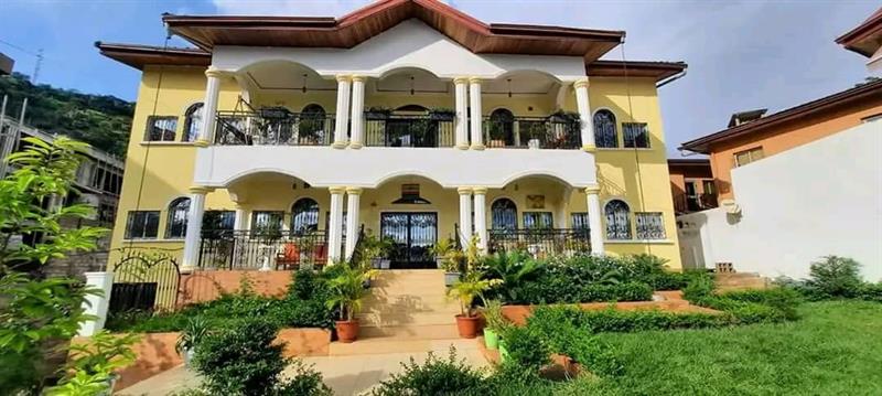 Duplex À Vendre Mbankolo Royal business center