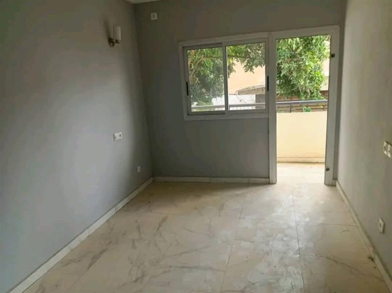 Immeuble À Vendre Bastos Royal business center