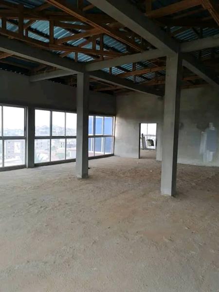 Immeuble À Vendre Nsimeyong Royal business center