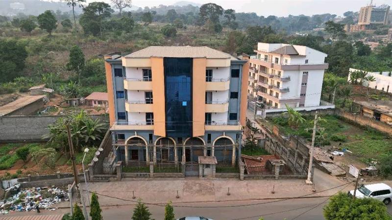 Immeuble À Vendre Bastos Royal business center