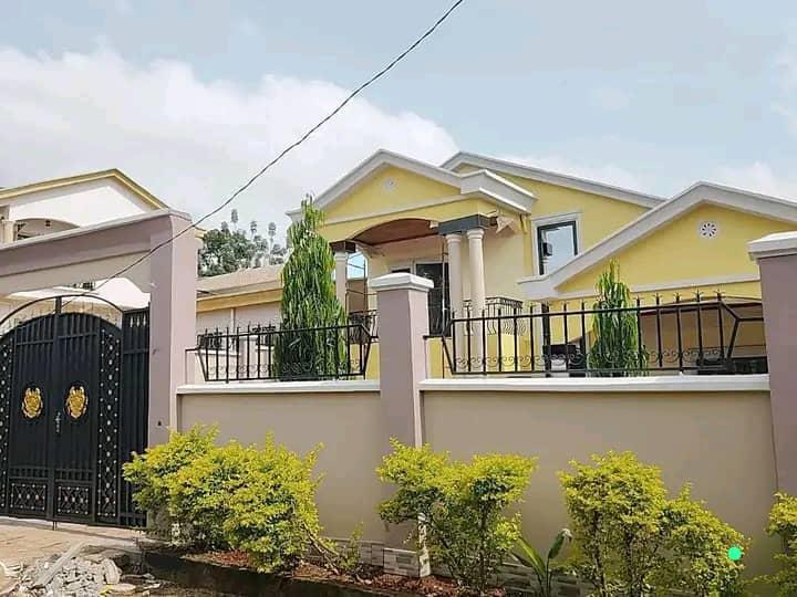 Duplex À Vendre À Nkozoa Royal business center