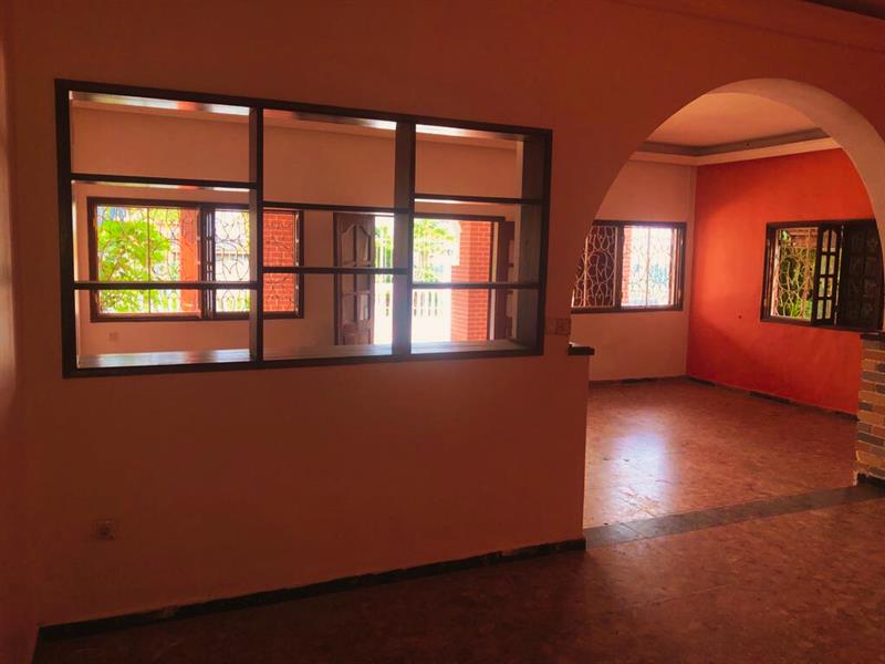 Duplex À Vendre Elig Essono Royal business center