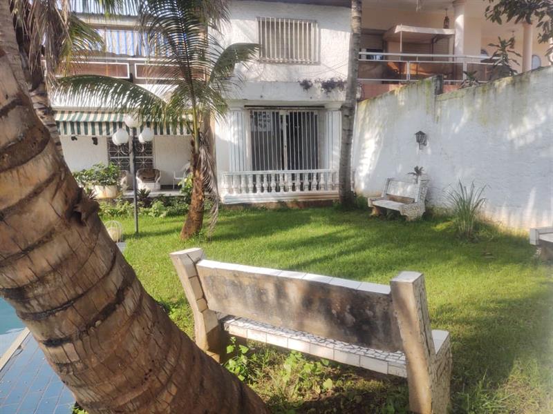 Villa À Vendre Bastos Royal business center