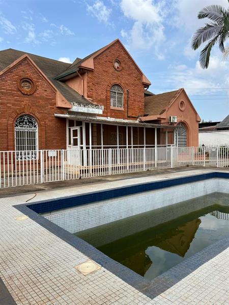 Duplex À Vendre Bastos Royal business center