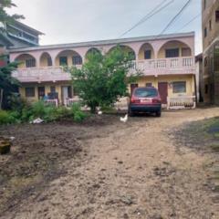 Immeuble R+1 + Terrain À Vendre,, Limbé, Immobilier au Cameroun