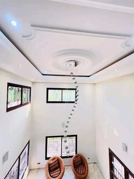 Beau Duplex À Messassi Nyom. J &  J CORPORATION